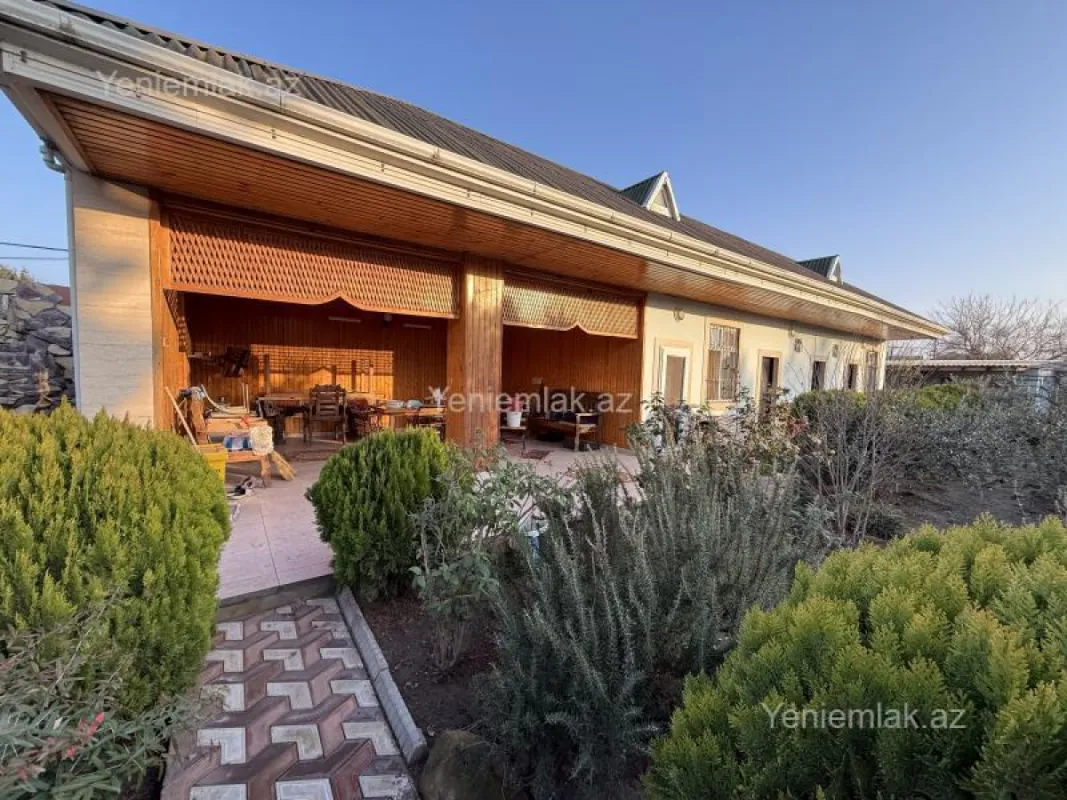 Satılır 7 otaqlı həyət evi 300 m²