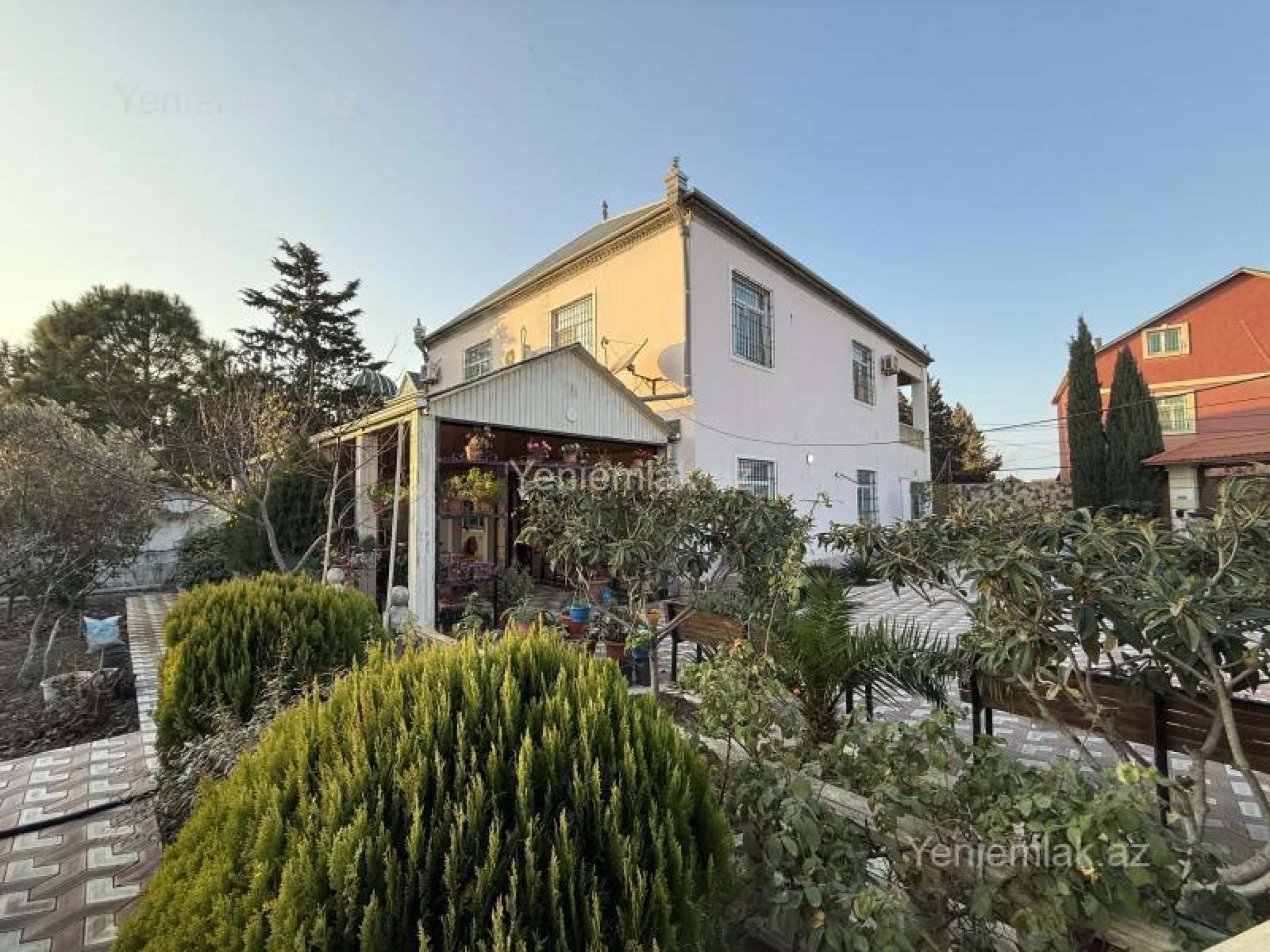 Satılır 7 otaqlı həyət evi 300 m²