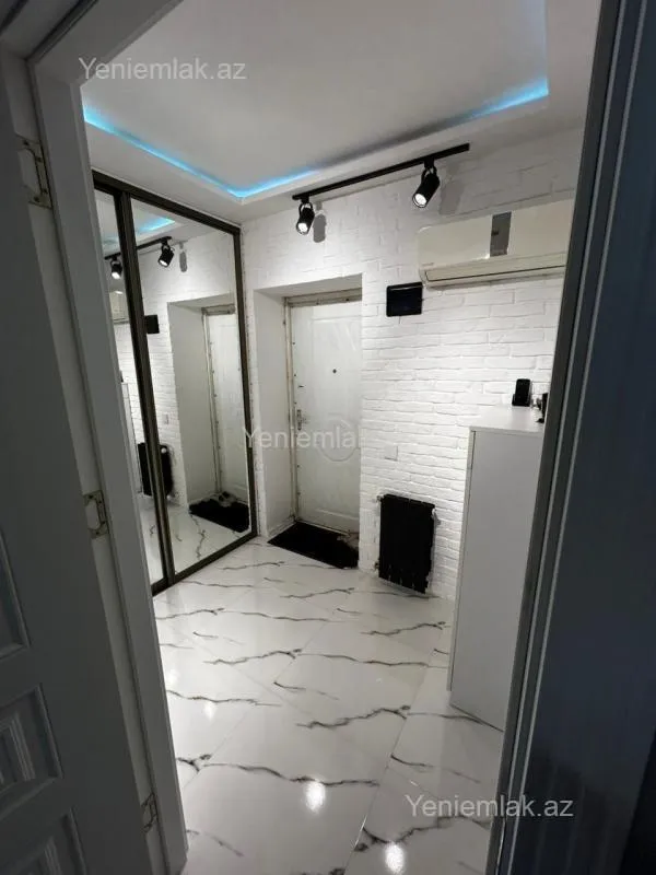 Satılır 2 otaqlı köhnə tikili 45 m²