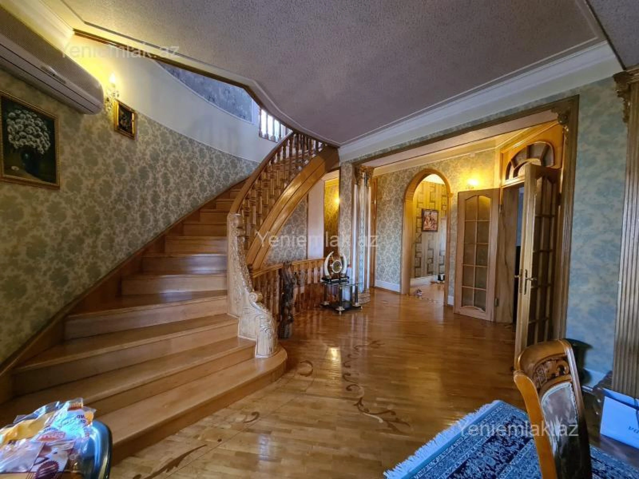 Satılır 5 otaqlı həyət evi 500 m²