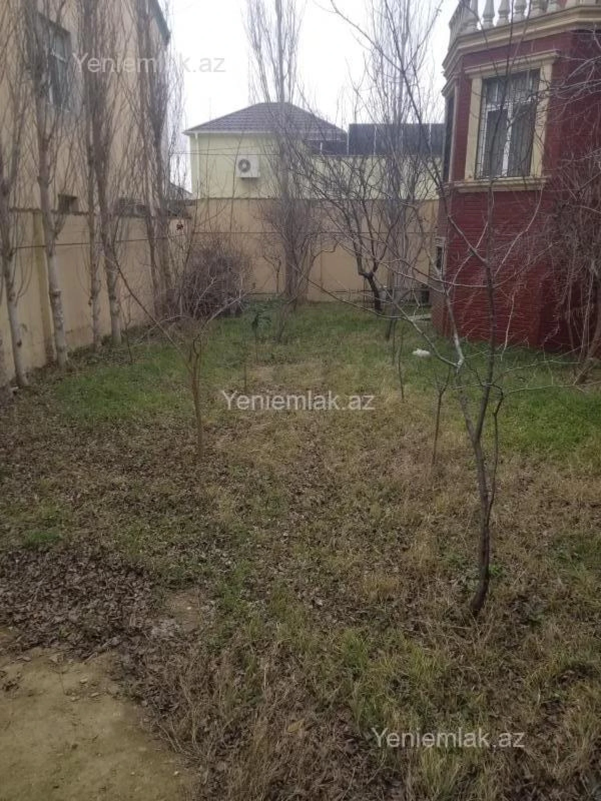 Satılır 5 otaqlı həyət evi 500 m²