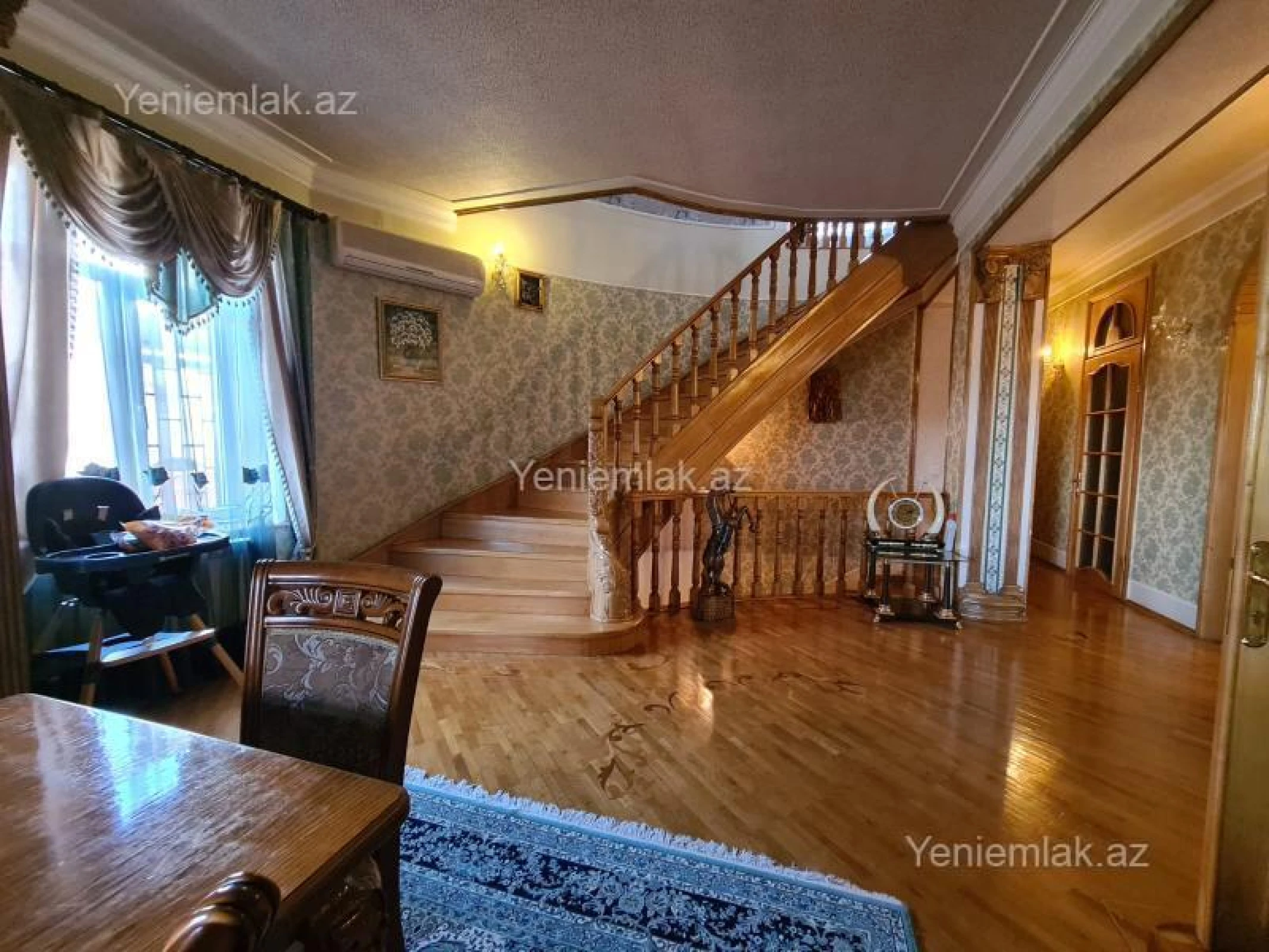 Satılır 5 otaqlı həyət evi 500 m²