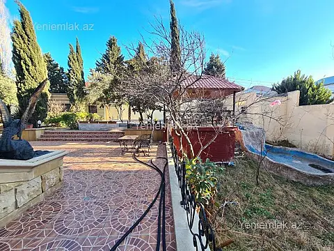 Satılır 5 otaqlı həyət evi 500 m²