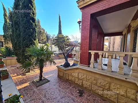 Satılır 5 otaqlı həyət evi 500 m²