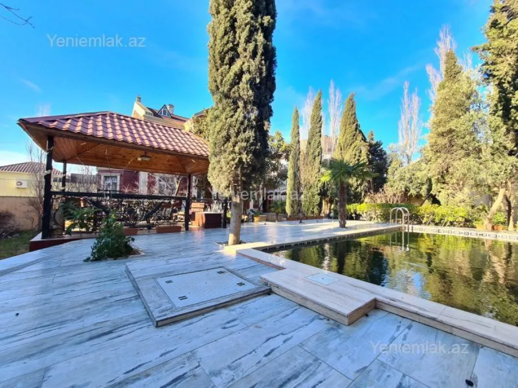 Satılır 5 otaqlı həyət evi 500 m²