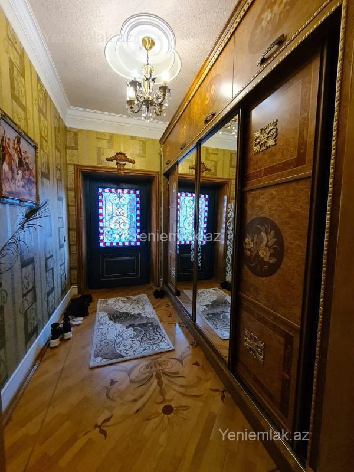 Satılır 5 otaqlı həyət evi 500 m²