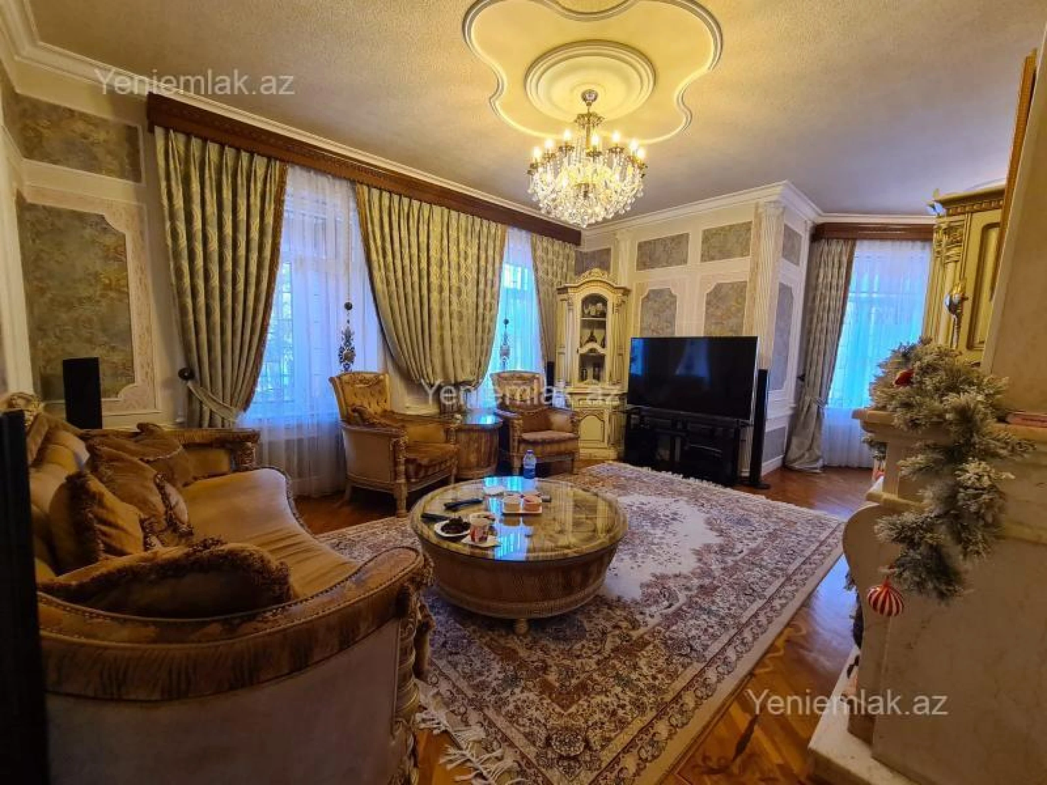 Satılır 5 otaqlı həyət evi 500 m²