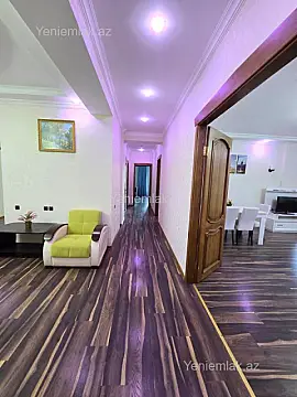 Satılır 3 otaqlı yeni tikili 180 m²