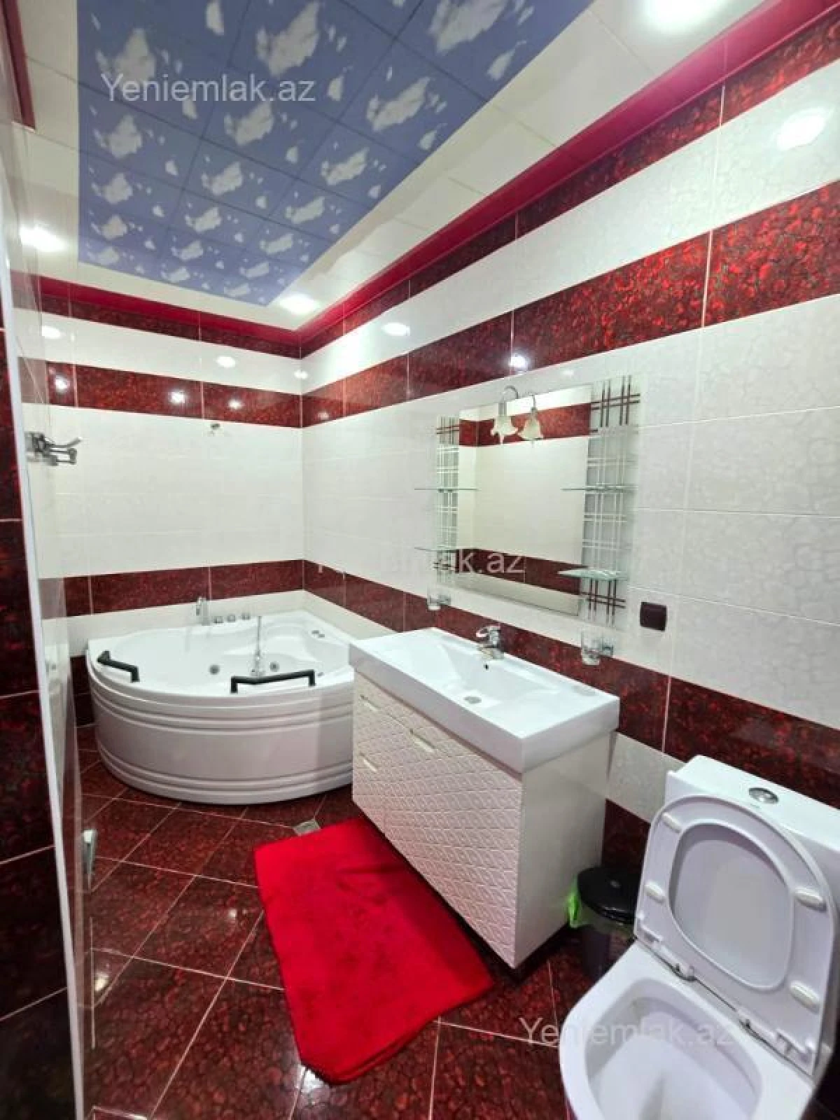 Satılır 3 otaqlı yeni tikili 180 m²