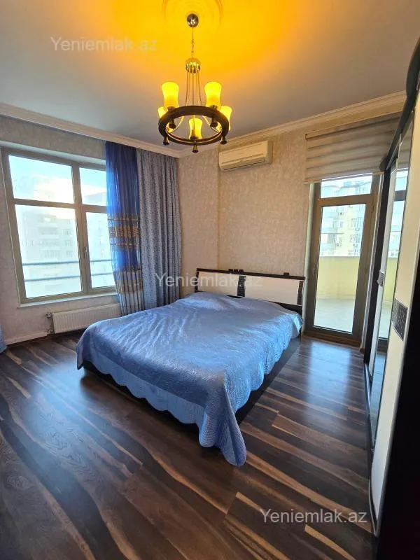 Satılır 3 otaqlı yeni tikili 180 m²