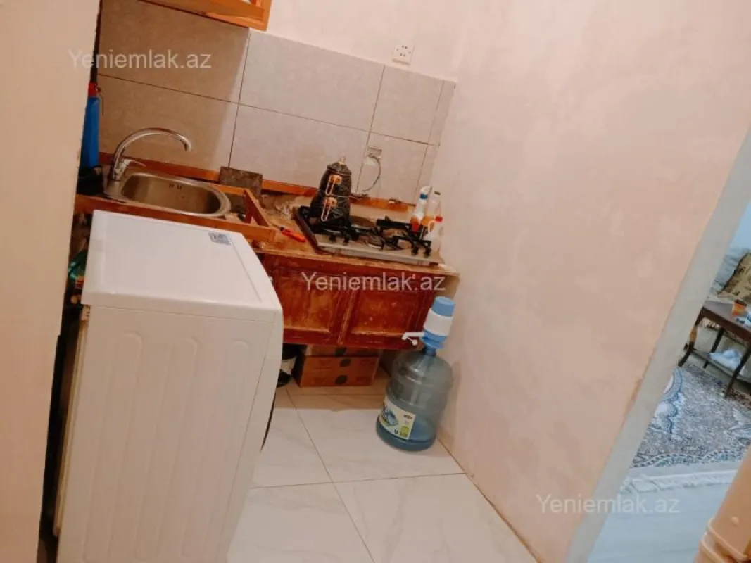 Satılır 2 otaqlı köhnə tikili 40 m²