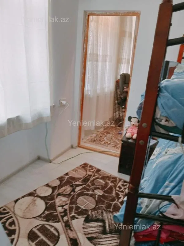 Satılır 2 otaqlı köhnə tikili 40 m²