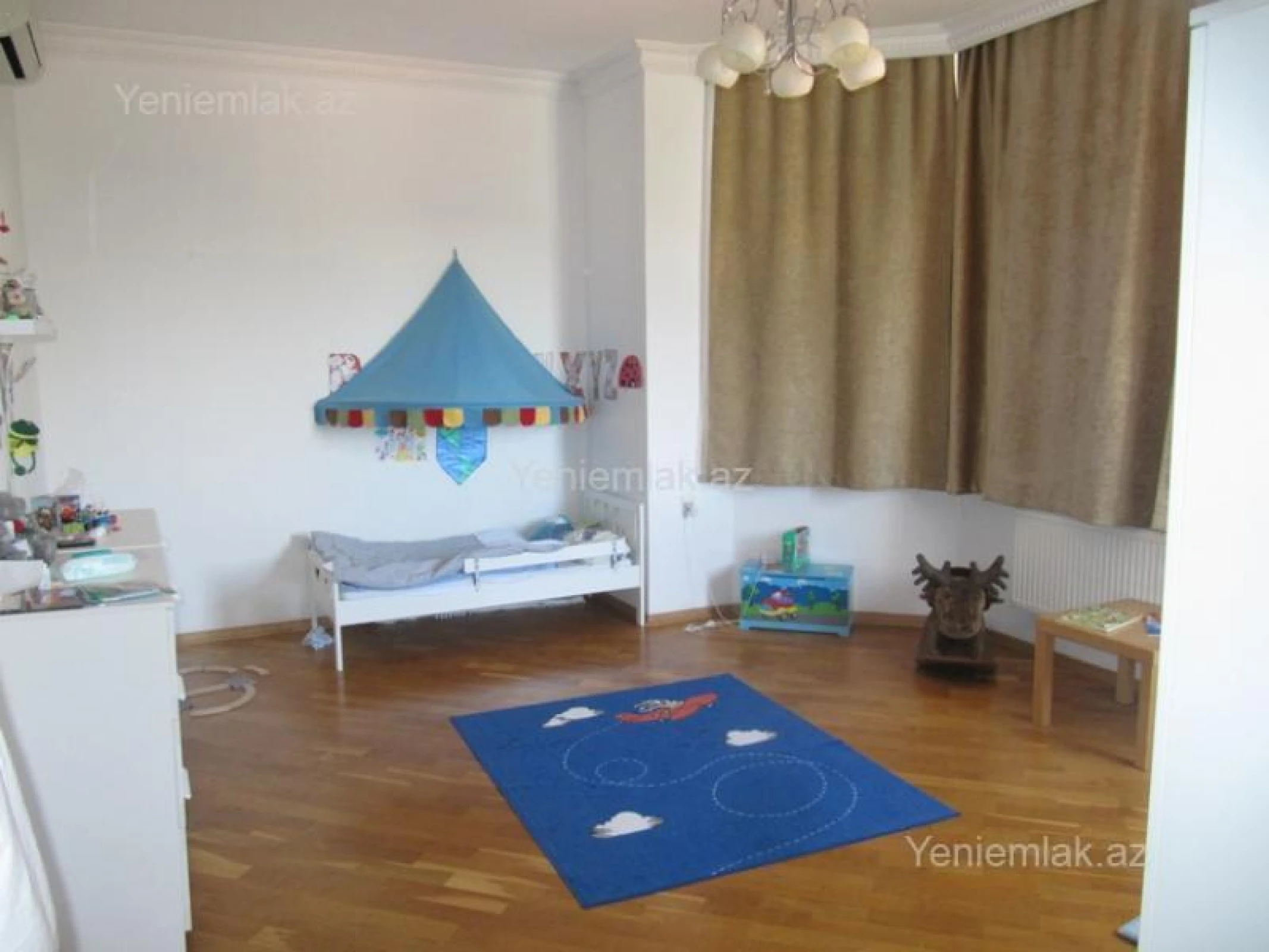 Satılır 6 otaqlı həyət evi 500 m²