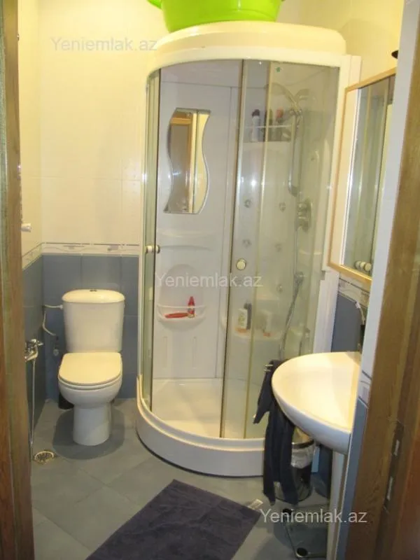 Satılır 6 otaqlı həyət evi 500 m²