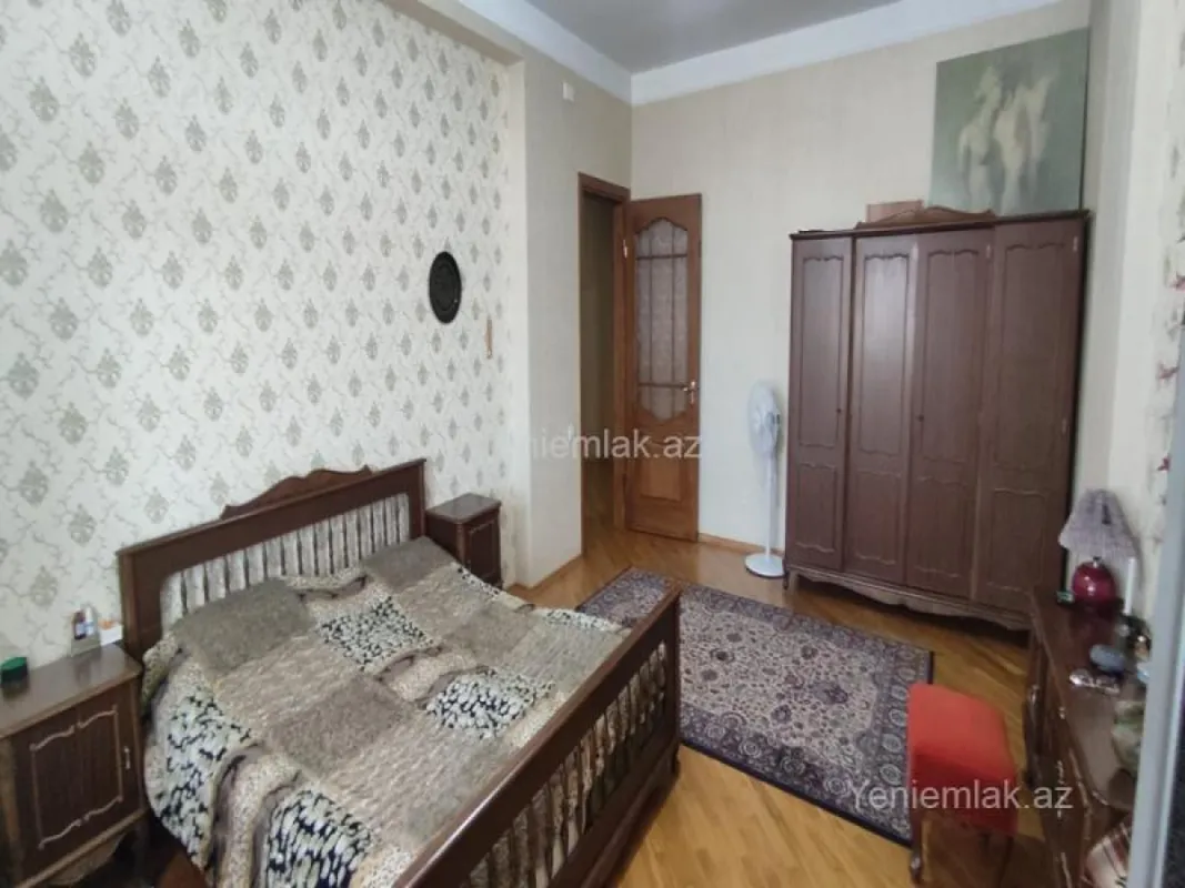 Satılır 4 otaqlı yeni tikili 210 m²