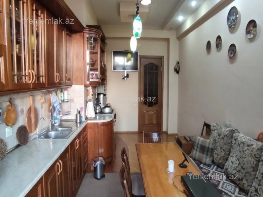 Satılır 4 otaqlı yeni tikili 210 m²