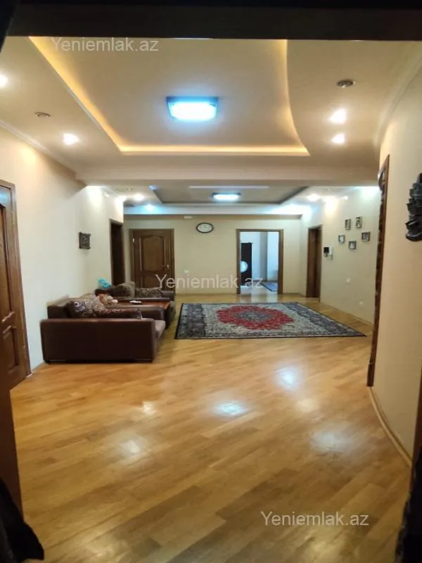 Satılır 4 otaqlı yeni tikili 210 m²