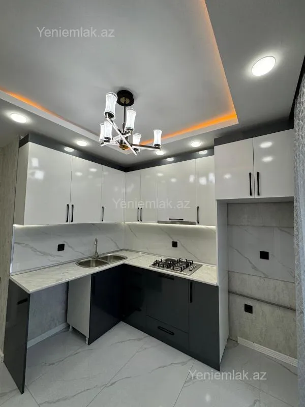 Satılır 3 otaqlı köhnə tikili 75 m²