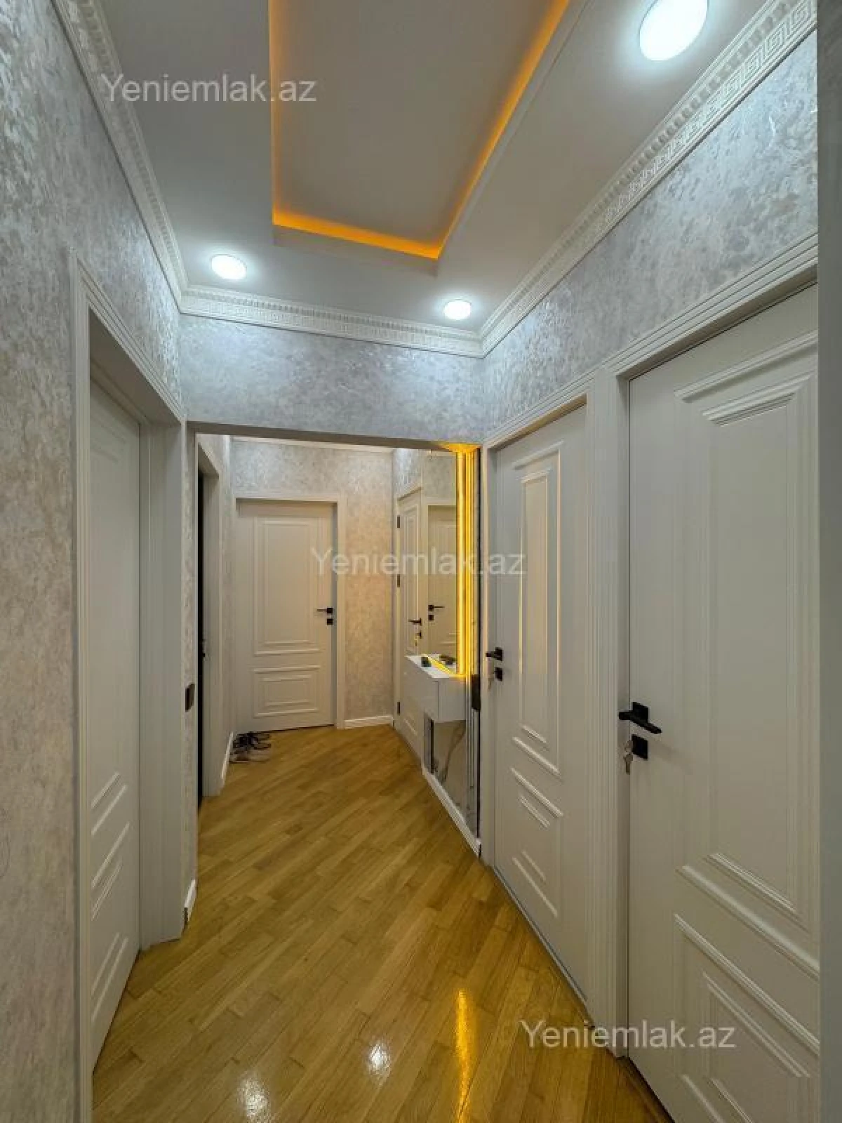 Satılır 2 otaqlı köhnə tikili 60 m²