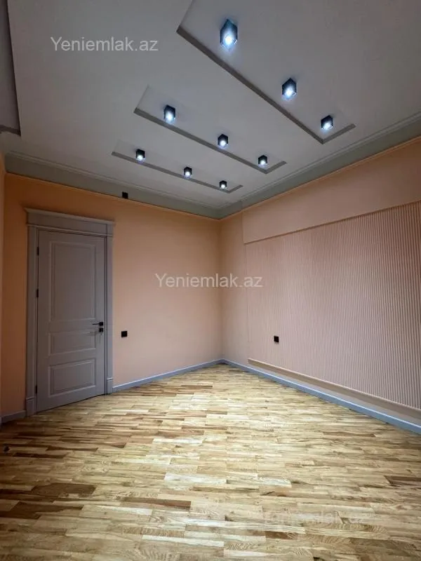 Satılır 6 otaqlı həyət evi 333 m²