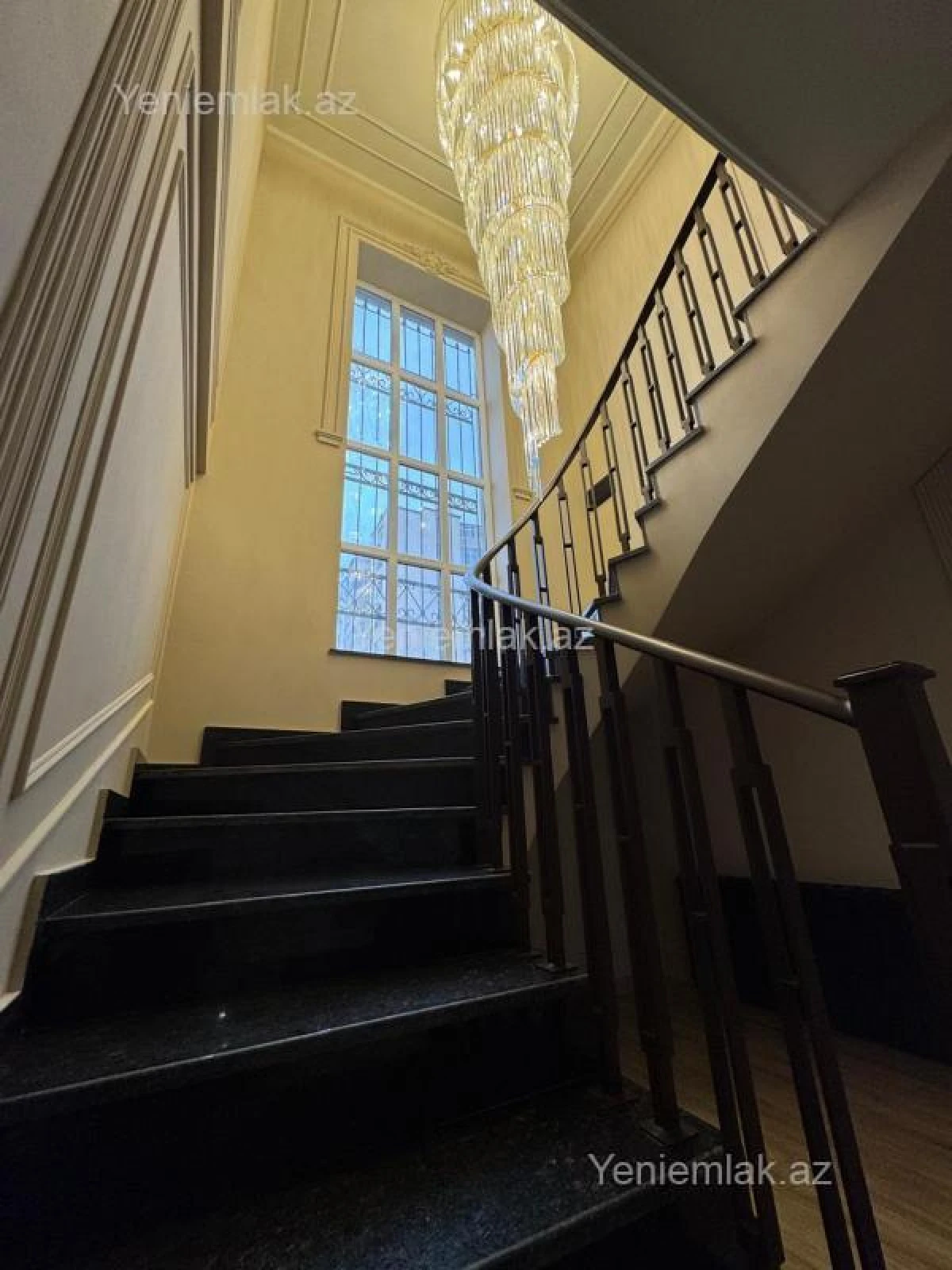 Satılır 6 otaqlı həyət evi 333 m²