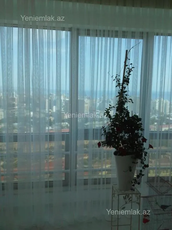 Satılır 2 otaqlı yeni tikili 108 m²