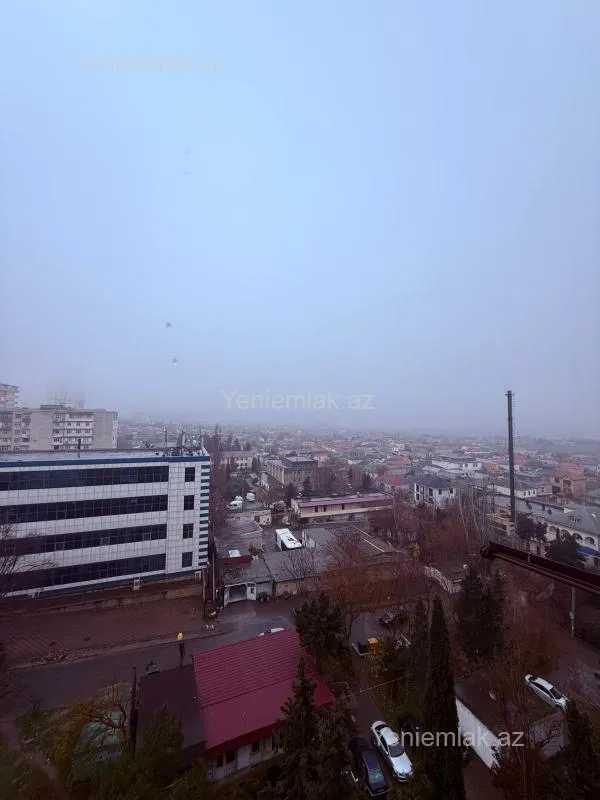 Satılır 4 otaqlı köhnə tikili 105 m²