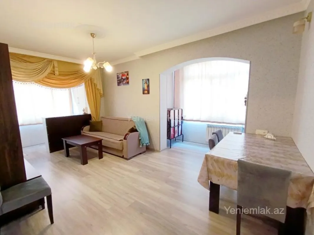 Satılır 1 otaqlı köhnə tikili 50 m²