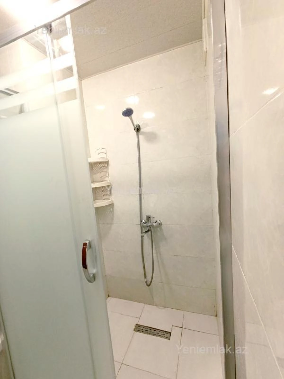 Satılır 1 otaqlı köhnə tikili 50 m²