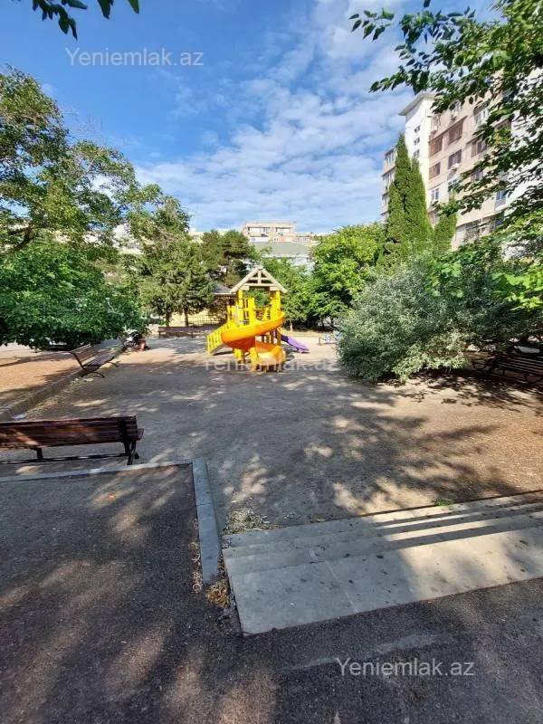 Satılır 1 otaqlı köhnə tikili 50 m²