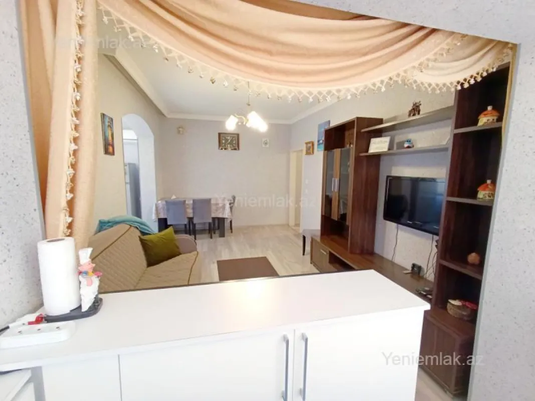 Satılır 1 otaqlı köhnə tikili 50 m²