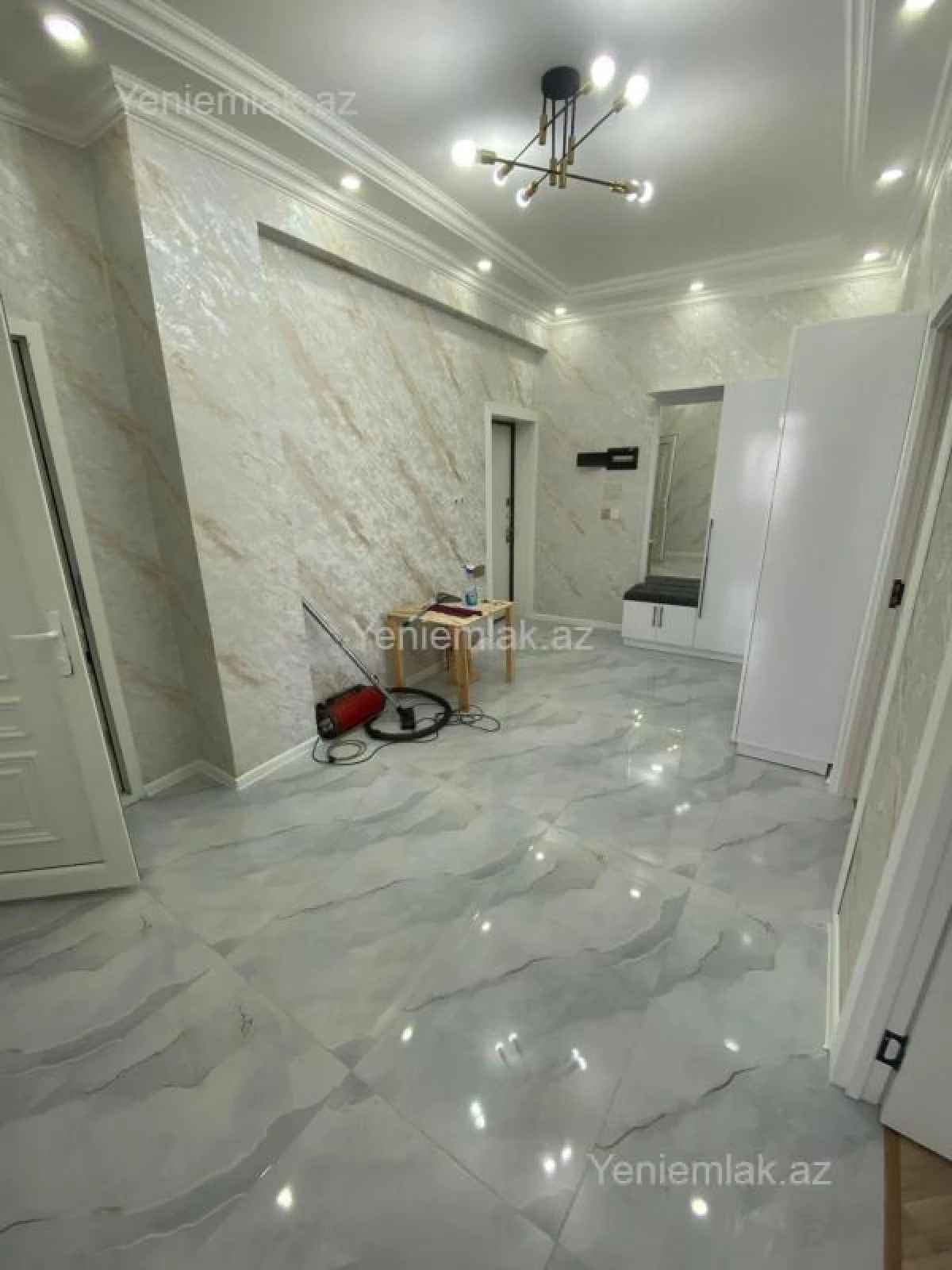 Satılır 3 otaqlı yeni tikili 95 m²