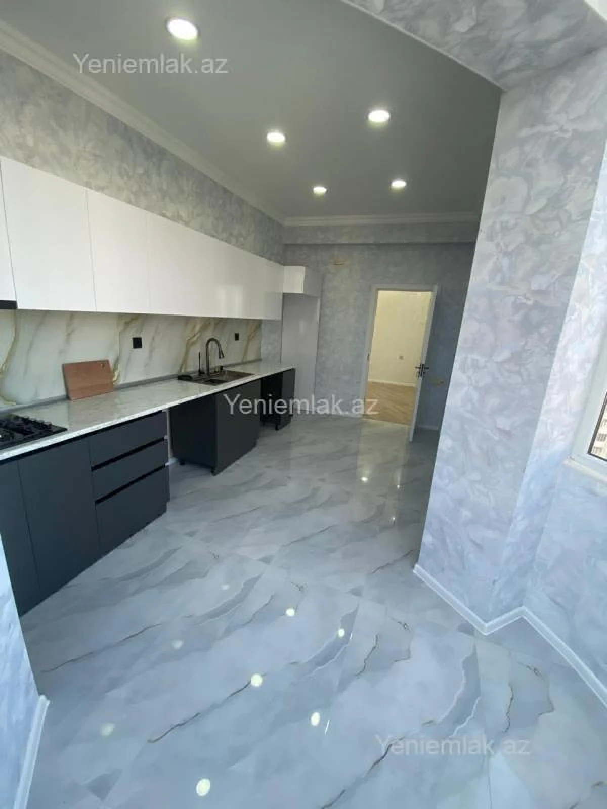 Satılır 3 otaqlı yeni tikili 95 m²
