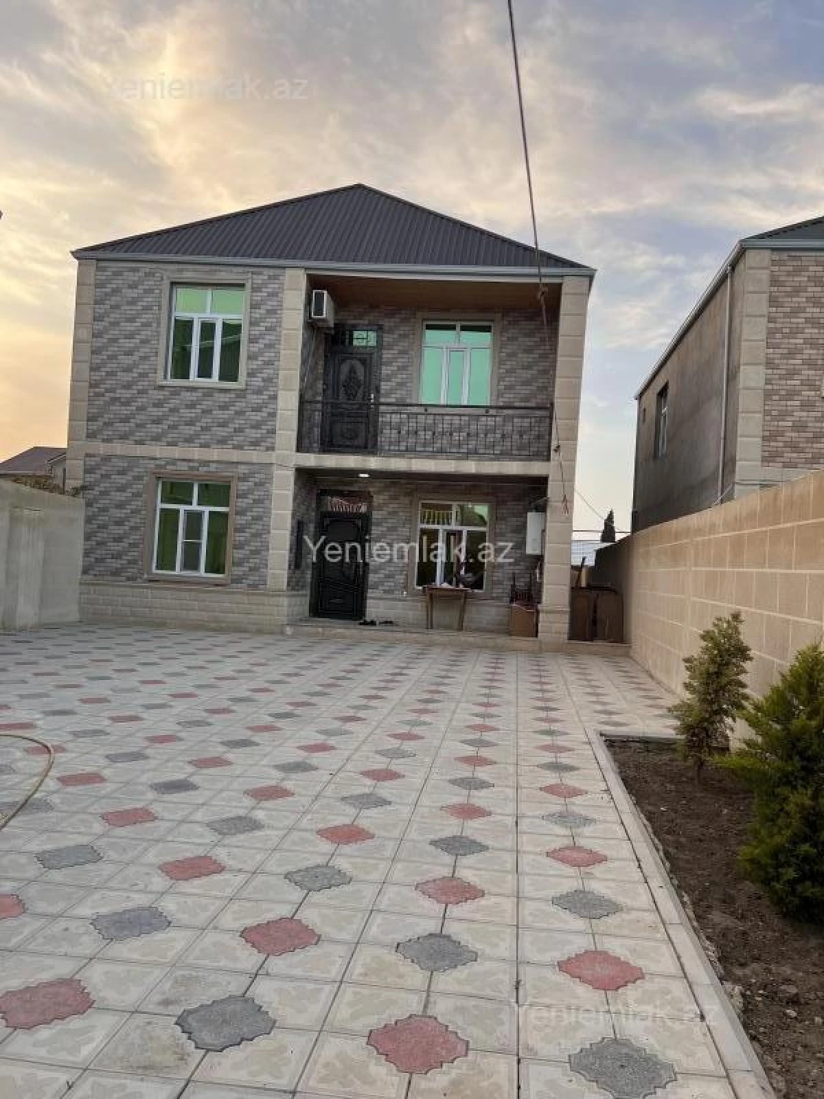 Satılır 4 otaqlı həyət evi 150 m²