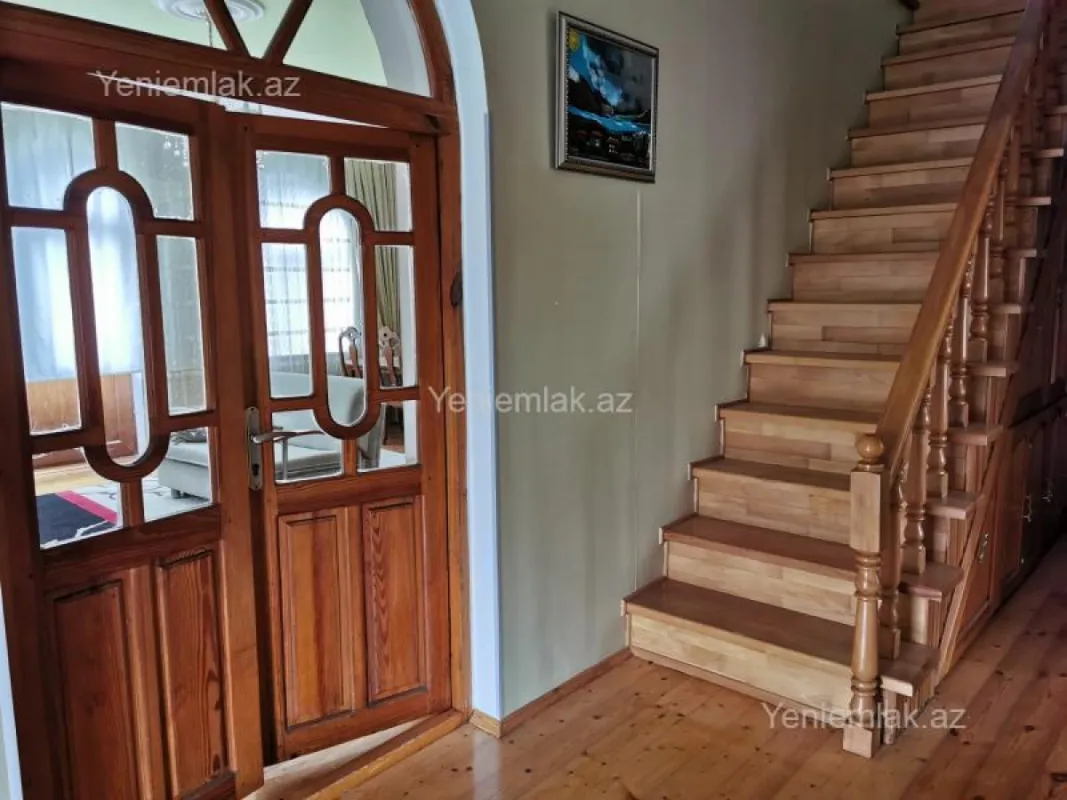 Satılır 6 otaqlı həyət evi 176 m²