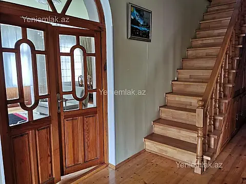 Satılır 6 otaqlı həyət evi 176 m²