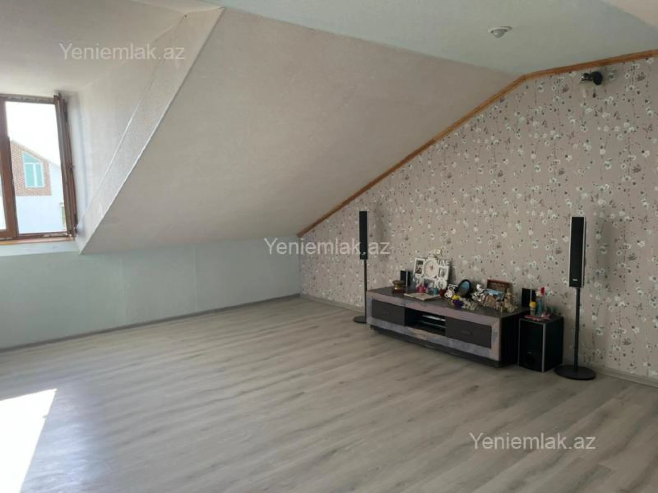 Satılır 6 otaqlı həyət evi 176 m²
