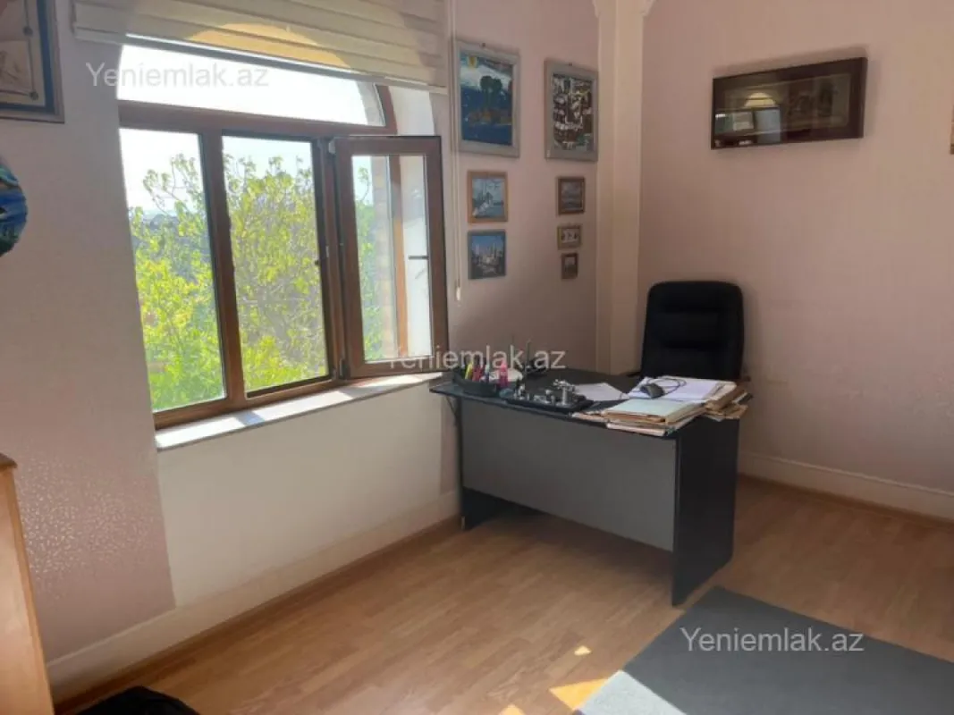 Satılır 6 otaqlı həyət evi 176 m²