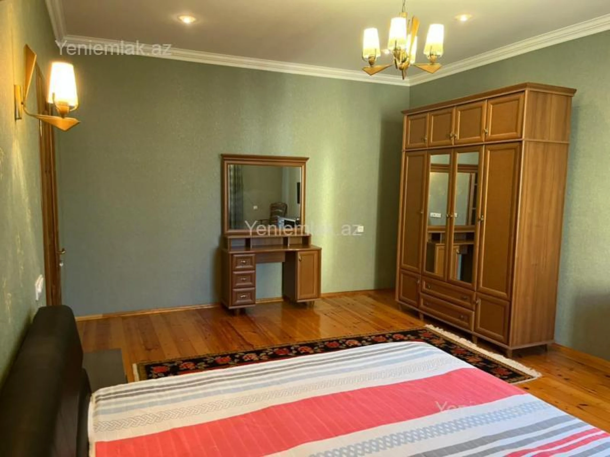 Satılır 6 otaqlı həyət evi 176 m²
