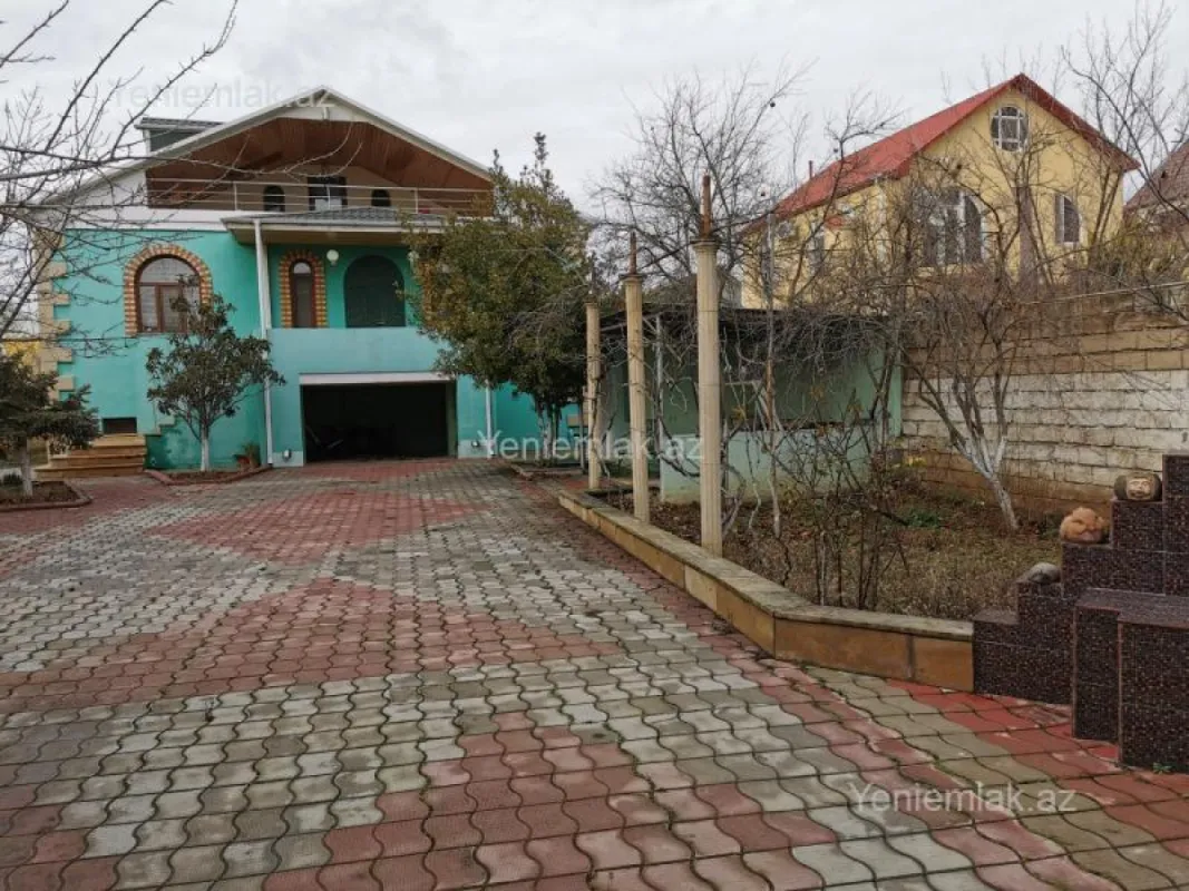 Satılır 6 otaqlı həyət evi 176 m²