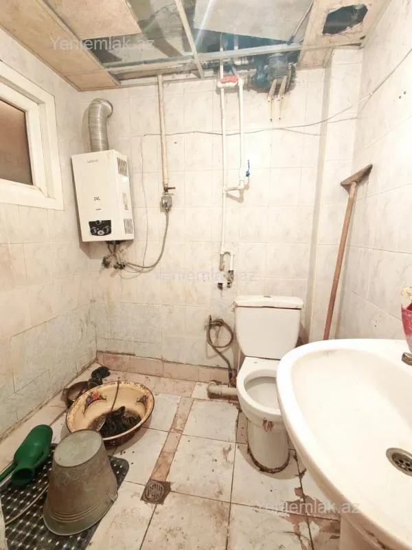 Satılır 2 otaqlı köhnə tikili 50 m²