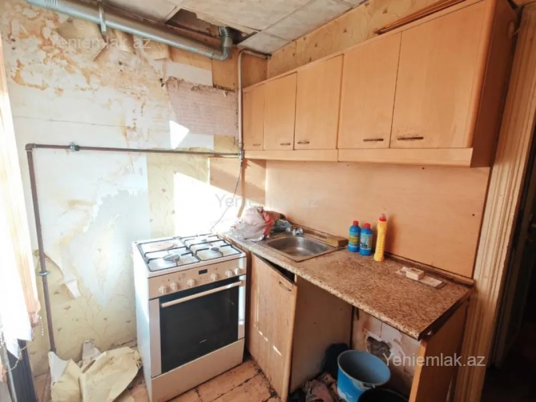 Satılır 2 otaqlı köhnə tikili 50 m²