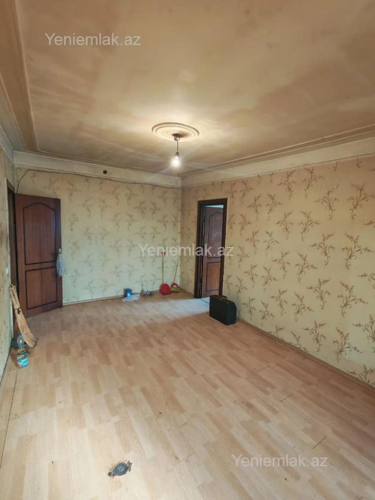 Satılır 2 otaqlı köhnə tikili 50 m²