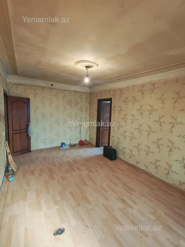 Satılır 2 otaqlı köhnə tikili 50 m²