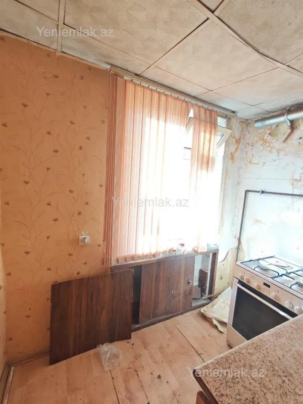 Satılır 2 otaqlı köhnə tikili 50 m²