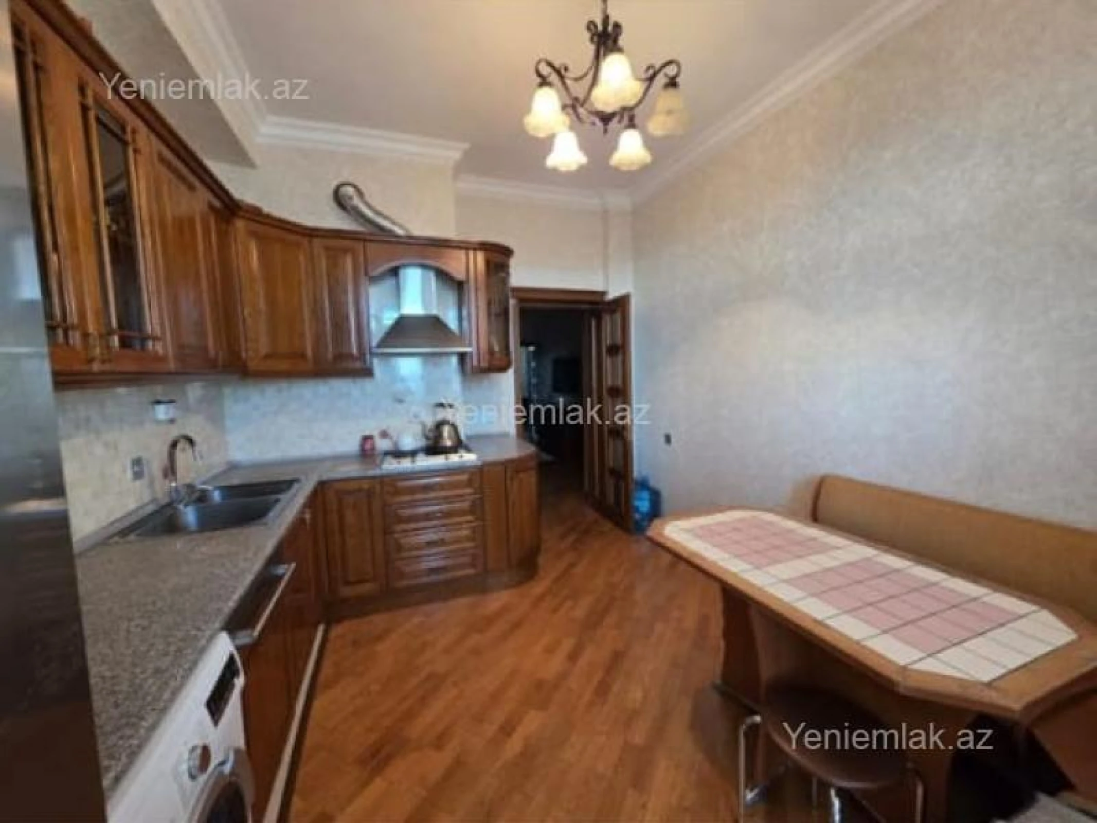 Satılır 4 otaqlı yeni tikili 143 m²
