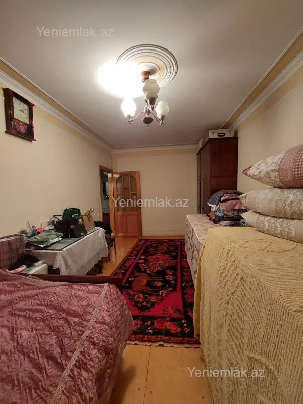 Satılır 3 otaqlı köhnə tikili 80 m²