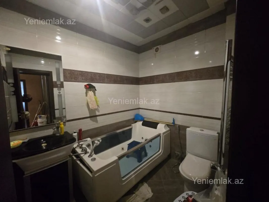 Satılır 4 otaqlı köhnə tikili 85 m²