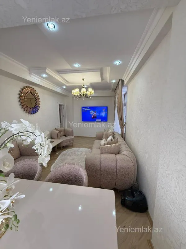 Satılır 3 otaqlı yeni tikili 130 m²