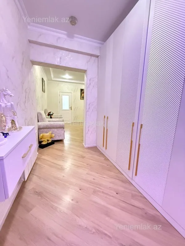 Satılır 3 otaqlı yeni tikili 130 m²